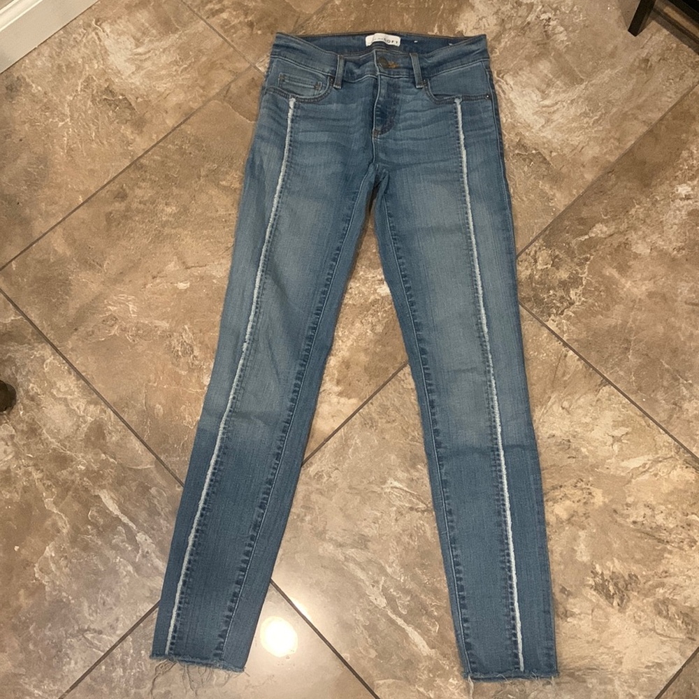 Loft skinny jeans with chewed hem - size 00